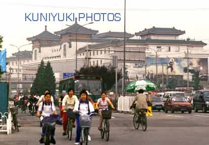 china_kids-on-bikes/photo by YUKI